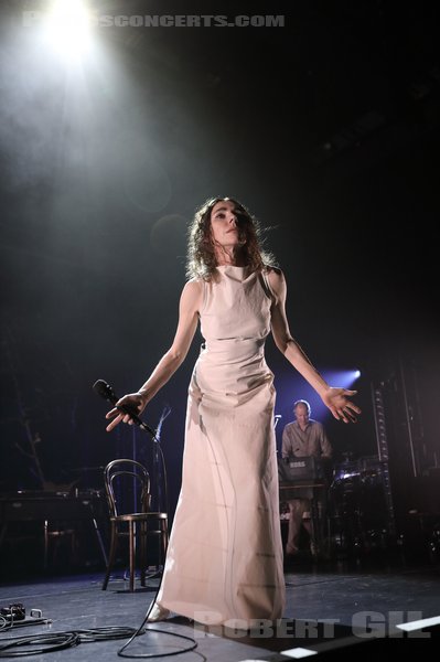 PJ HARVEY - 2023-10-13 - PARIS - Olympia - Polly Jean Harvey - John Parish